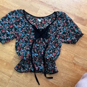 Shear floral slightly cropped blouse